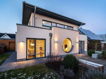 Architektenhaus in moderner Staffelgeschoss Bauweise