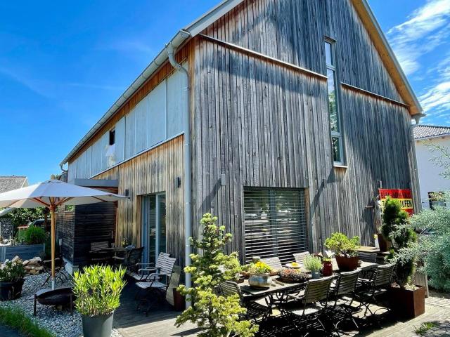 Architektenhaus voll möbliert in beliebter Wohnlage in Altach: Möglichkeit Büro und Wohnen zu kombinieren!