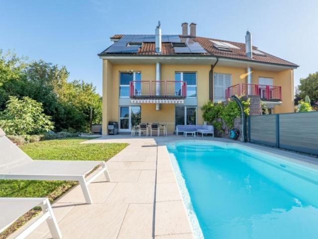 Architektenvilla mit 7,5 Zimmern und beheiztem Pool und Jacuzzi, 5 Minuten von Payerne entfernt
