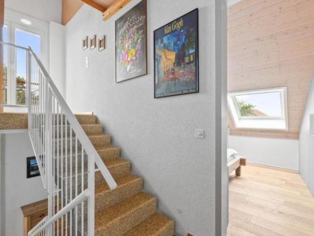 Architektenvilla mit 7.5 Zimmern, beheiztem Pool und Jacuzzi in Corcelles près Payerne