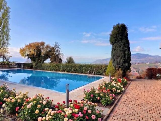 Architektenvilla mit 3 wohnungen, pool und sehr schönem seeblick