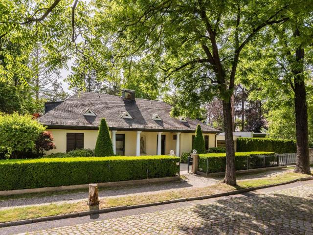 Architektenvilla mit außergewöhnlichem Grundstück in Toplage Berlin Dahlem