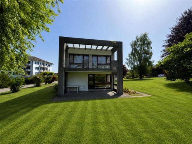Architektenvilla mit grosser, bewaldeter Parkanlage mit grossem Potenzial