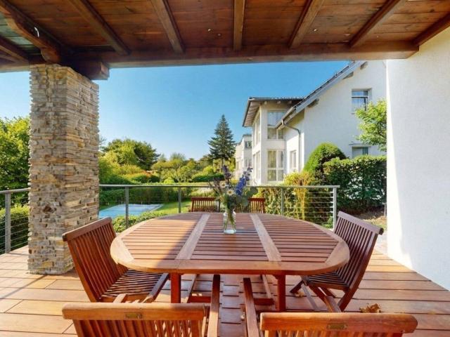 ARCHITEKTENVILLA MIT POOL AM LAINZER TIERGARTEN – AUSSERGEWÖHNLICHE ARCHITEKTUR IN EXKLUSIVER GRÜNLAGE | ZELLMANN IMMOBILIEN