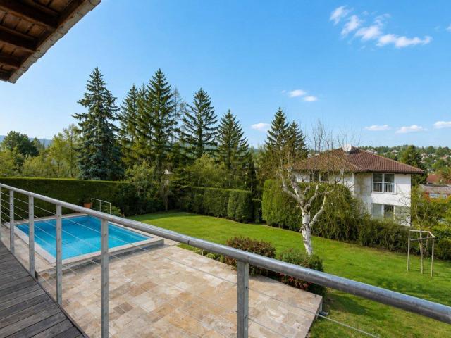 ARCHITEKTENVILLA MIT POOL AM LAINZER TIERGARTEN – AUSSERGEWÖHNLICHE ARCHITEKTUR IN EXKLUSIVER GRÜNLAGE | ZELLMANN IMMOBILIEN