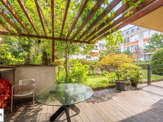 Architektenwohnung in Gersthof – 3 Zimmer im 1. Stock mit eigenem Garten, Terrasse und Loggia, Lift, offener Kamin, hochwertigster Ausstattung