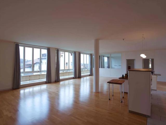 Architektonisch prämierte Liegenschaft, 165 m² Wohnfläche und privater 50 m² Innenhof