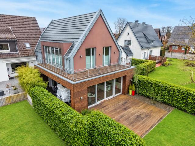 Architektonisch repräsentative Doppelhaushälfte teilmöbliert, ideal für eine alleinstehende Person oder ein Paar!