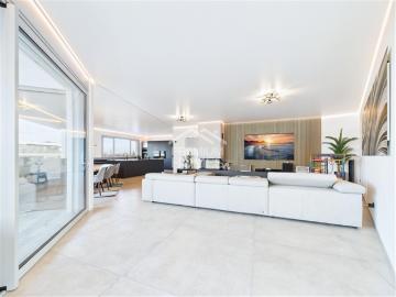 ARCHITEKTONISCHE MEISTERWOHNUNG MIT BODENSEEBLICK IN BOTTIGHOFEN