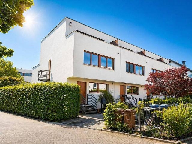 Architektonisches Wohnkonzept mit viel Licht, Raum und Privatsphäre in gefragter Lage