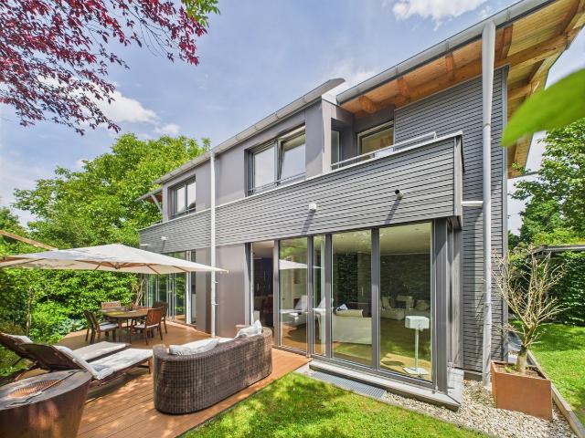 Architektonisches Juwel: Einfamilienhaus mit hochwertiger Ausstattung sehr viel Privatsphäre