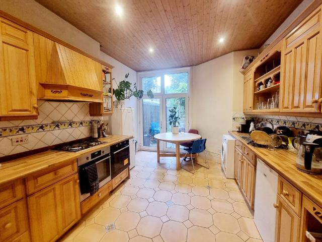 Archway Road, Highgate, N6 1 bed in a house share to rent £923 pcm £213 pw