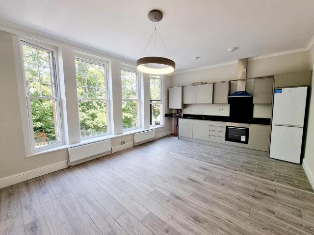Archway Road, Highgate, N6 2 bed apartment to rent £2,297 pcm £530 pw