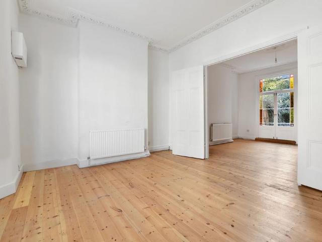 Archway Road, Highgate, N6 4 bed house to rent £3,553 pcm £820 pw