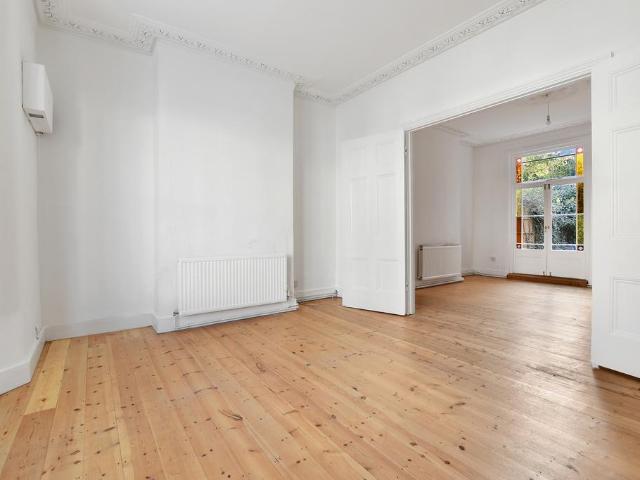 Archway Road, Highgate, N6 4 bed house to rent £3,575 pcm £825 pw