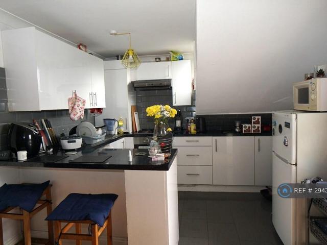 Archway Road, London, N6 2 bed flat to rent £1,750 pcm £404 pw