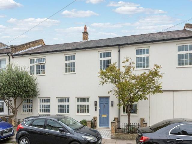 Archway Street, Barnes, London, SW13 6 bed house to rent £15,000 pcm £3,462 pw