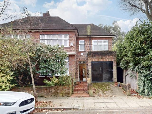 Ardwick Road, London, NW2 2BU, United Kingdom | 5 bed duplex for rent #136266654 | Rentberry