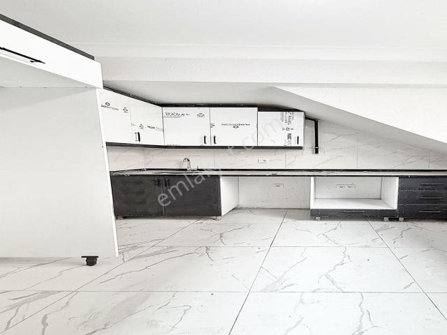 Ardıçlı Villalarına Yakın Geniş M2 3+1 Ters Dublex Satılık Daire