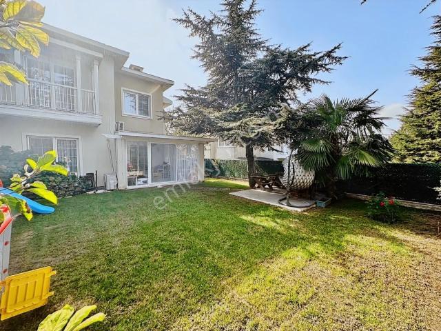 Ardıçlı Evlerde Tadilatlı Bahçeli Köşe Konumlu 4+1 Dubleks Villa