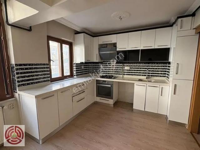 Arda Mah. Eski Garaj Civarında 3+1 Açık Mutfak Kiralık Daire