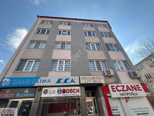 Arda Emlak Ofisin’den Ayşekadın Uzunkaldırım Mevkiinde Ara Kat Boyalı Daire