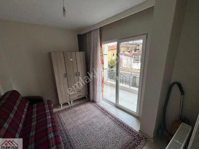 Arda Emlak Ofisin’den Jandarma Yakını Geniş Balkonlu Eşyalı Daire