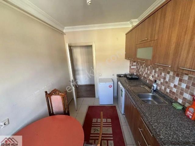 Arda Emlak Ofisinden Ayşekadın Balta Otel Yakını Kısmi Eşyalı Balkonlu Daire