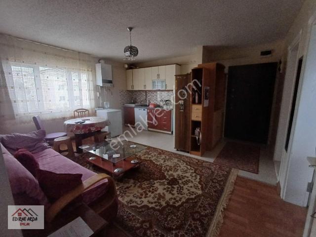 Arda Emlak Ofisinden Eski Toki Evlerin’de Full Eşyalı Daire