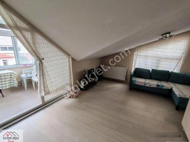 Arda Emlak Ofisin'den Erasta Avm Yanı Full Eşyalı Daire