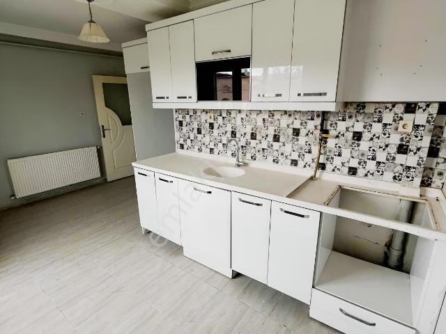 Arda'dan Bahçelievlerde 3+1 Kiralık Fırsat Daire