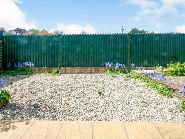 Ardarragh Mansions, Eastbourne, BN22 1 bed apartment to rent £1,000 pcm £231 pw
