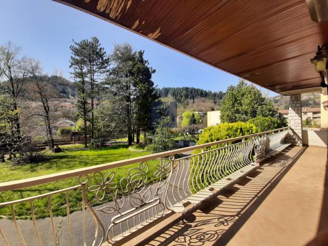 Ardèche, Le Cheylard, maison familiale