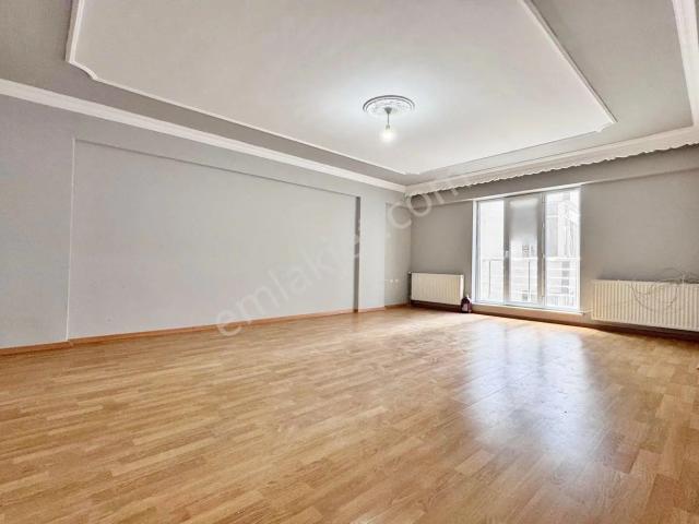 Arden Yapı'dan Okullar Bölgesinde Merkezi Konumda İskanlı Kombili 105m2 2+1 !