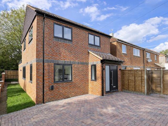 Arden Close, Reigate RH2, 3 bed detached house to rent, £2,500 pcm | PrimeLocation