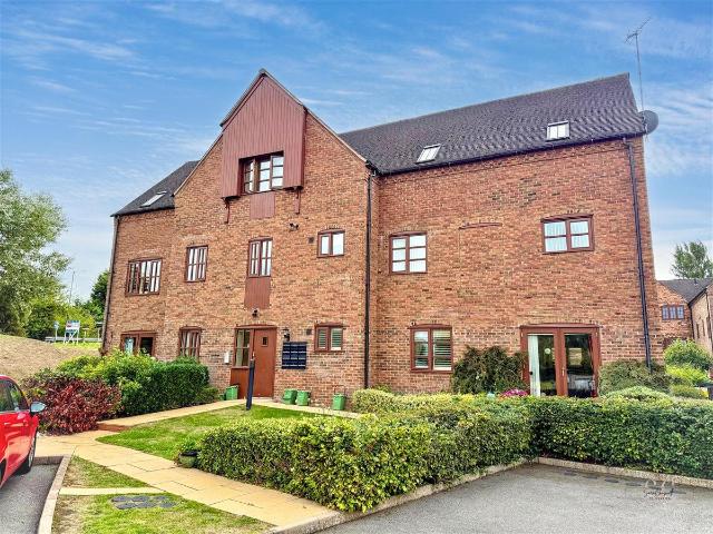 Arden Mews, Tamworth B78, 2 bed flat to rent, £995 pcm | PrimeLocation