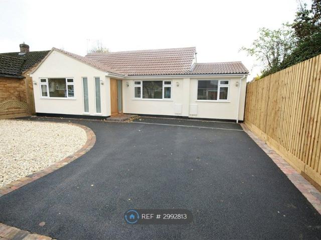 Arden Road, Kenilworth CV8, 3 bed bungalow to rent, £2,250 pcm | PrimeLocation