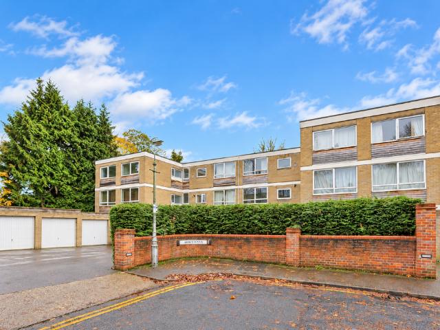 Ardentinny, Herts AL1 2 bed apartment to rent £1,750 pcm £404 pw