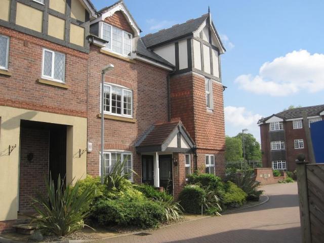 Arderne Place, Alderley Edge, Cheshire SK9, 2 bed flat to rent, £1,300 pcm | PrimeLocation