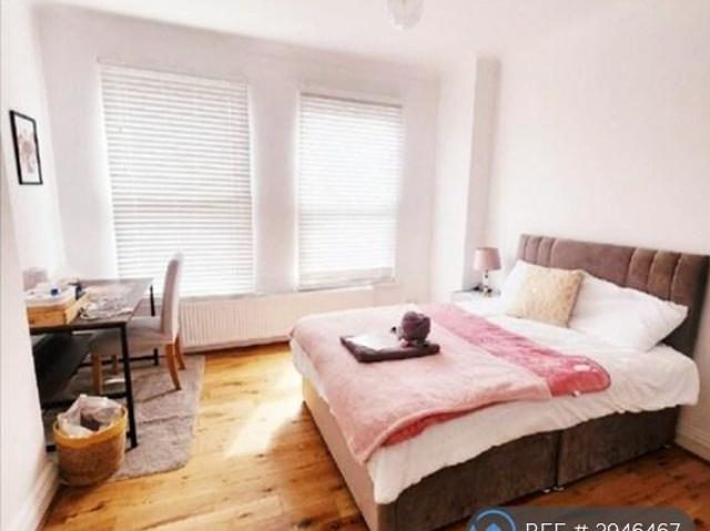 Ardfillan Road, London, SE6 1 bed in a house share to rent £900 pcm £208 pw
