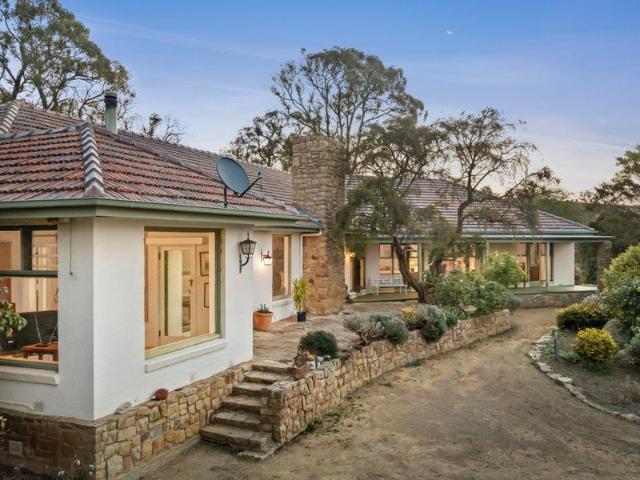 'Ardroy ' An Iconic 1950s Homestead with Three Fireplaces, Library & Valley Views