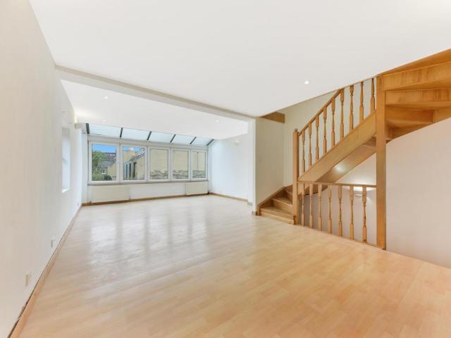 Ardshiel Close, London 4 bed house to rent £4,100 pcm £946 pw