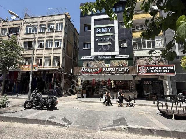 Arevar'dan Çarşı Merkezi'nde Satılık Bina
