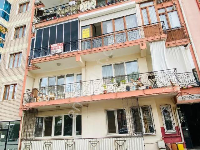 Arevtürk'den Cadde Üzerinde Kiralık 130 M2 2+1 Kısmi Eşyalı Daire