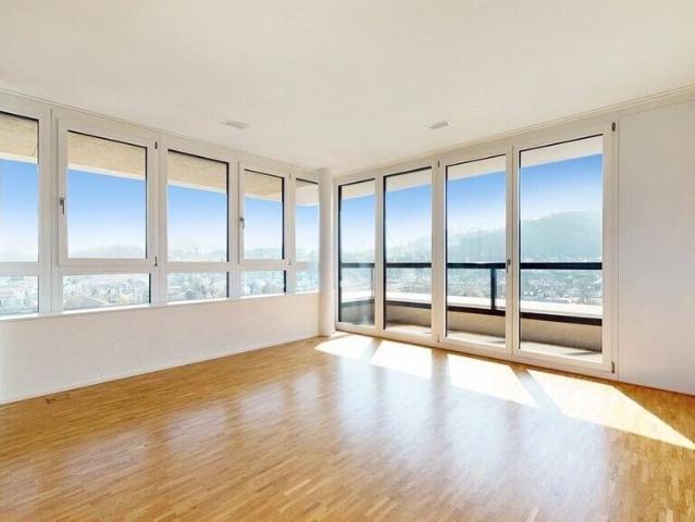 Are you looking for a modern apartment in a central location?