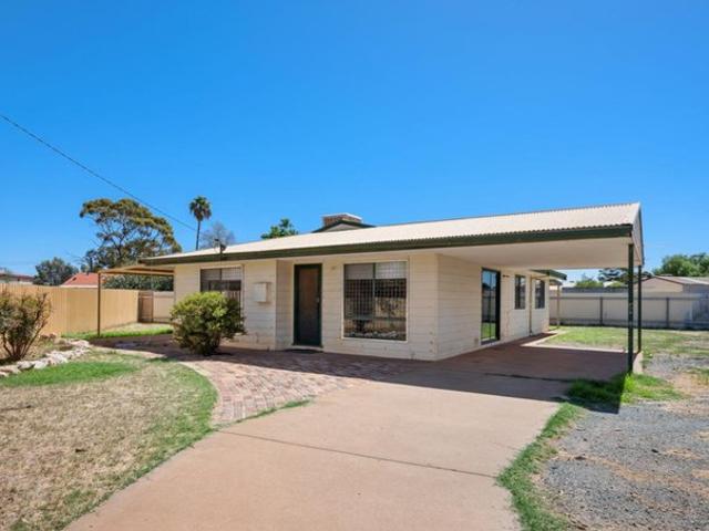 Are you looking for a spacious rental property that offers comfort and convenience?