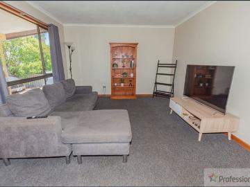 Are you looking for that easy care cottage style home to rent?