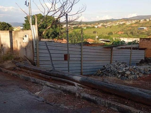 Área à venda, 300 m² por R$ 130.000,00 Robert Kenndy Itatiaiuçu/MG