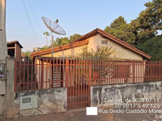 Área Central Casa tipo chácara, mas na área urbana, tendo 2.250 m² de área, mais uma casa