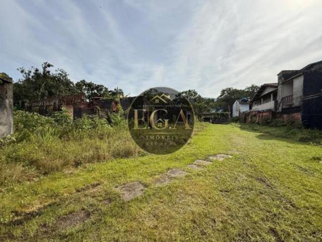 Área com 4,800m² com 07 casas a terminar Camburi SP
